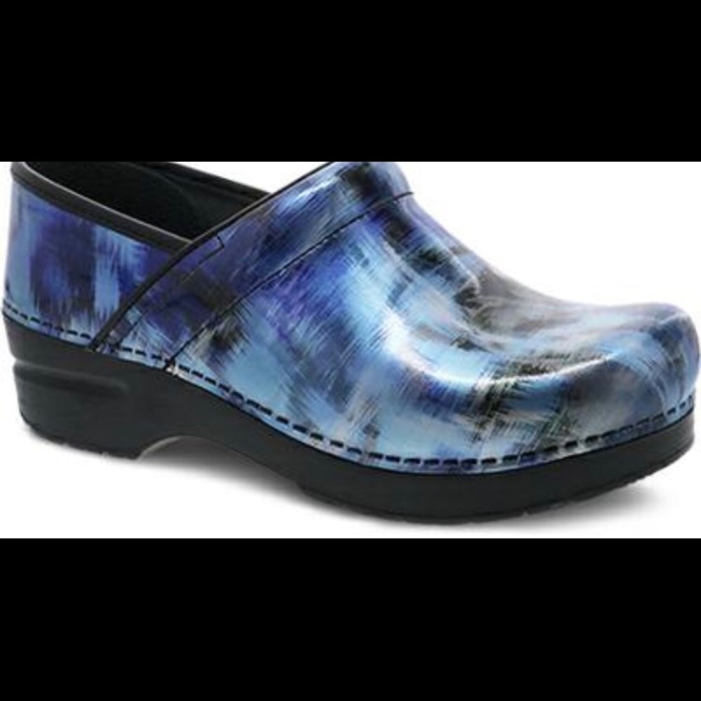 Danskin clogs